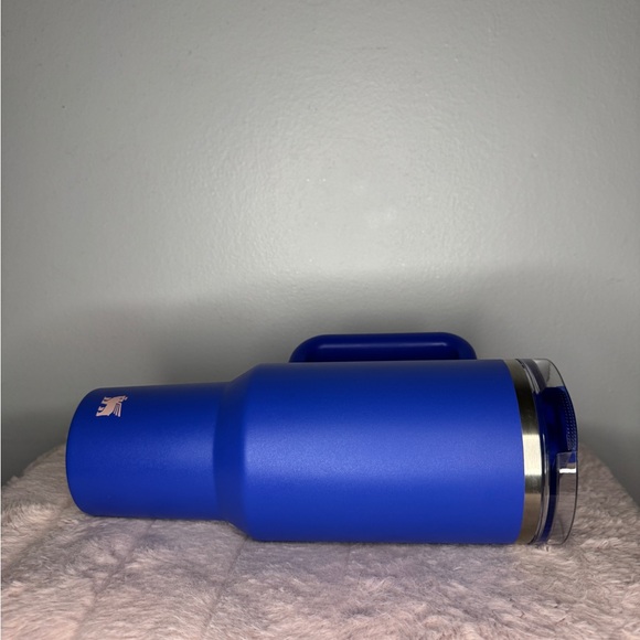 Stanley Royal Blue 40 oz Insulated Mug - Picture 6 of 9